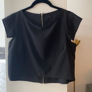 Capped sleeve black crop top